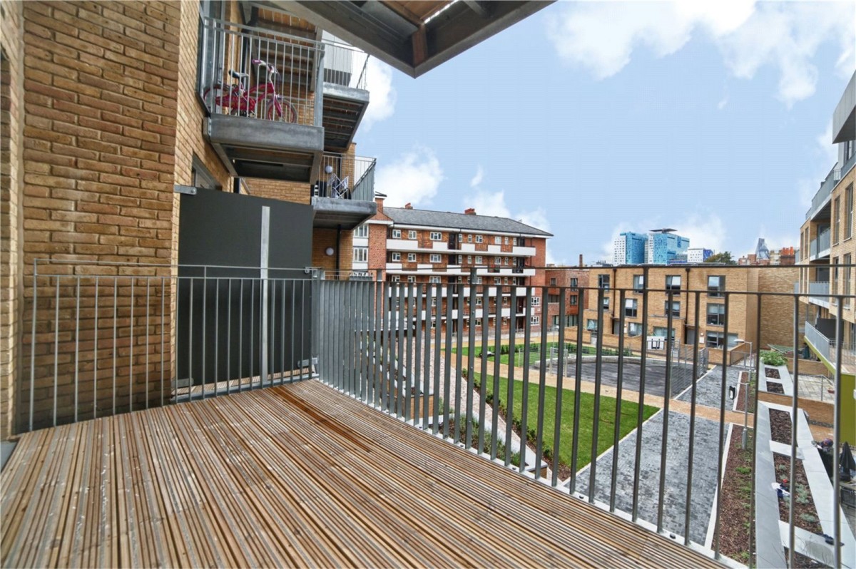 Fulneck Place, 17 Fulneck Place, London