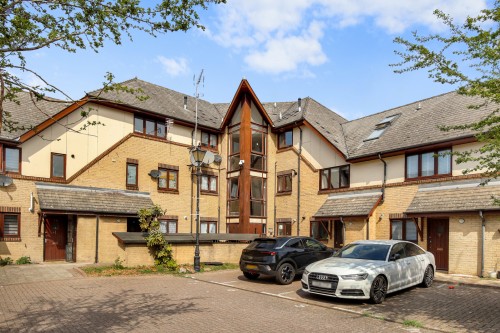 Willow Tree Close, London