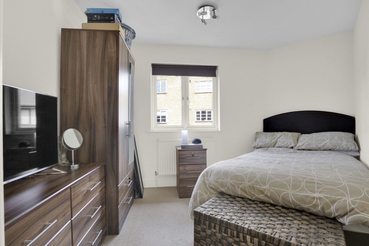 Willow Tree Close, London