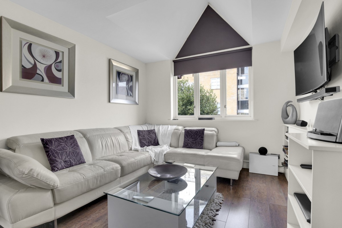 Willow Tree Close, London