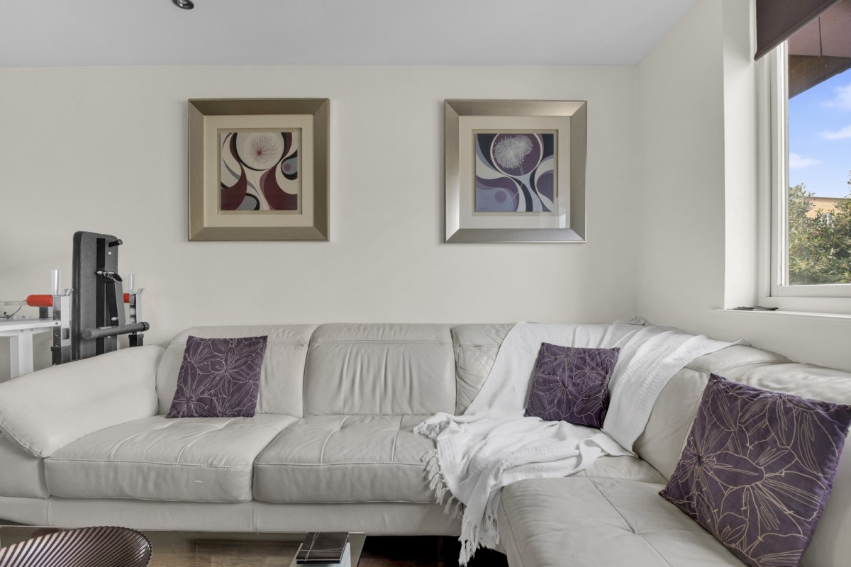 Willow Tree Close, London