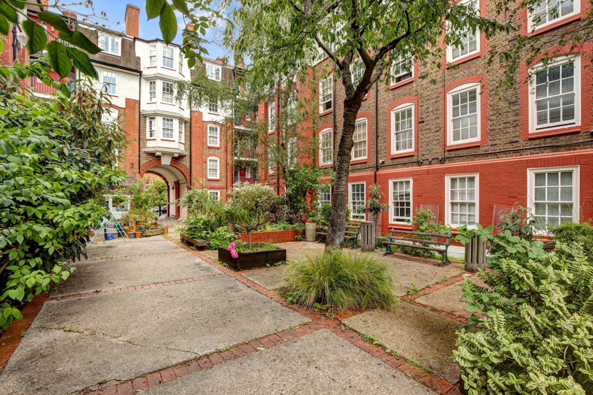 Sylvester Road, London
