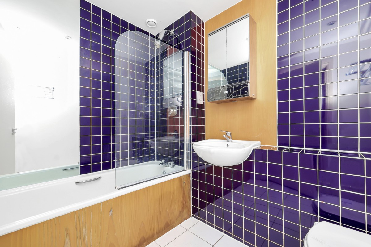 Plumbers Row, 23 Plumbers Row, London