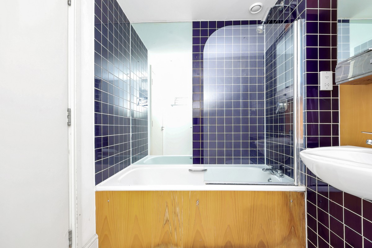 Plumbers Row, 23 Plumbers Row, London