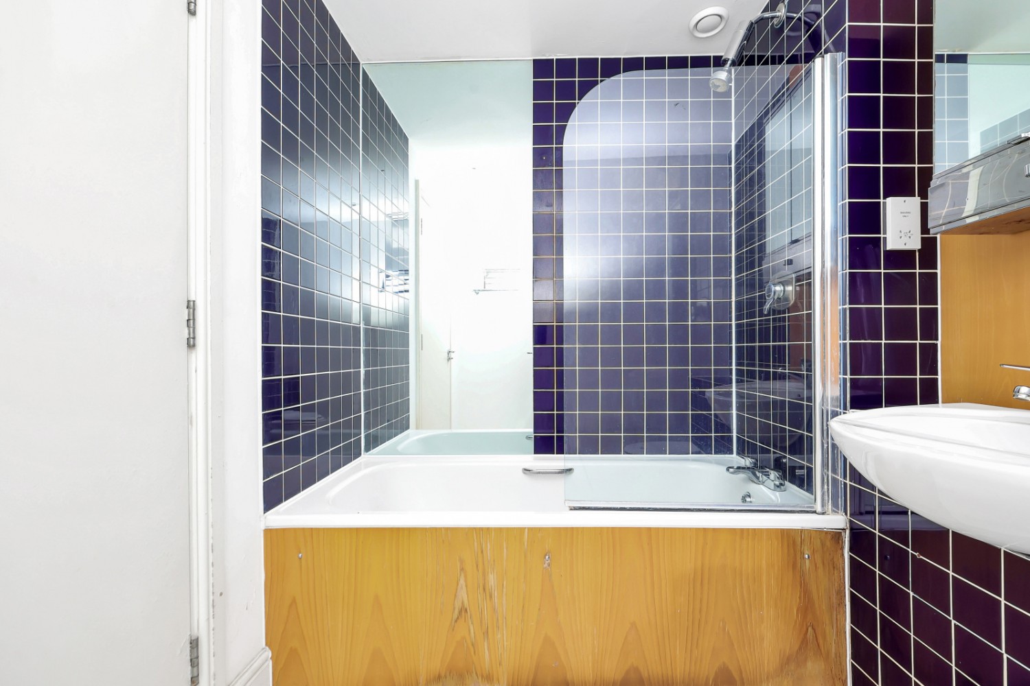 Plumbers Row, 23 Plumbers Row, London