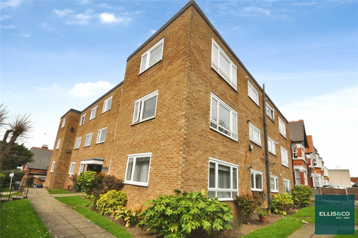 Dollis Road, Finchley