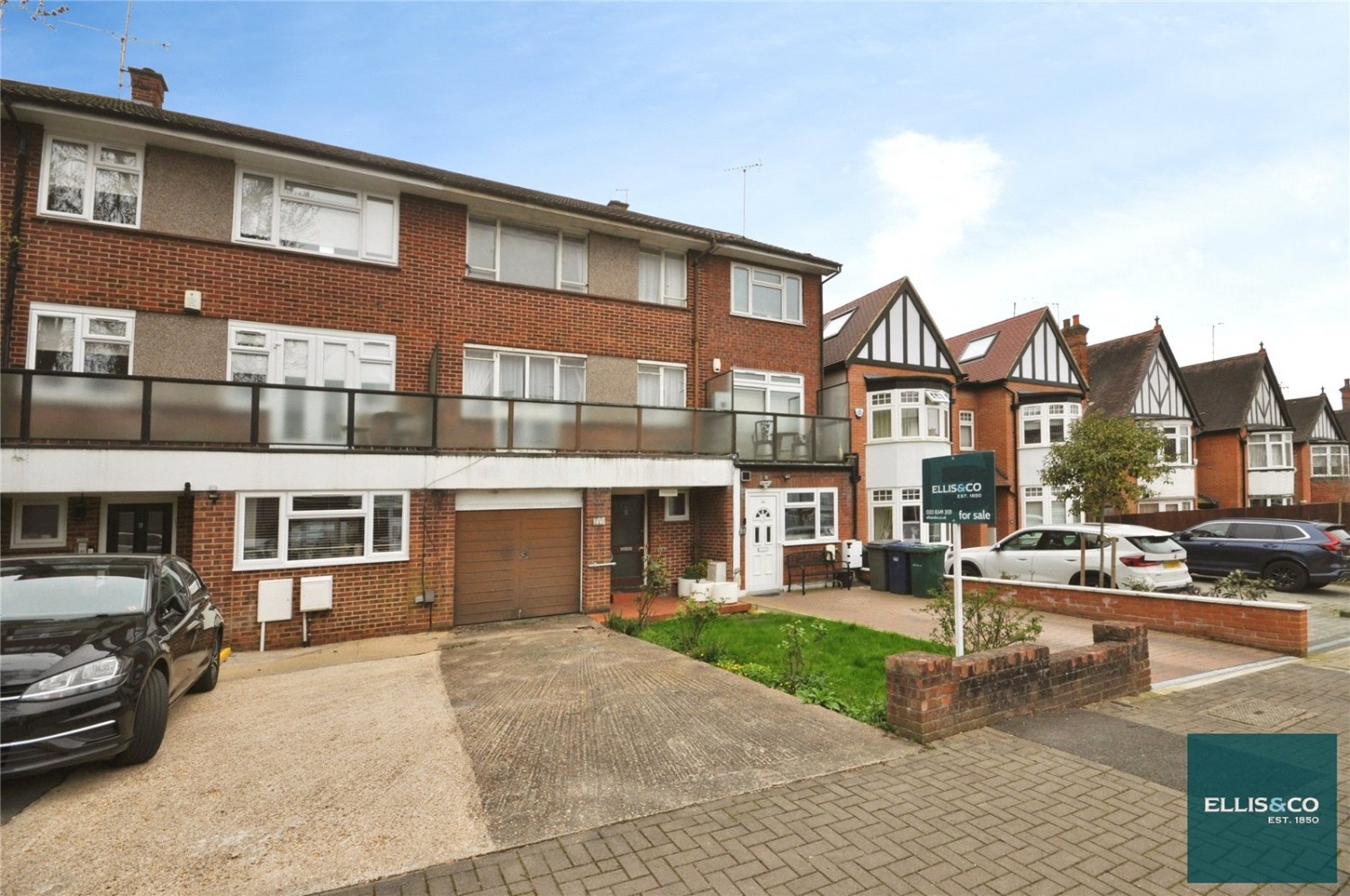 Wickliffe Avenue, Finchley