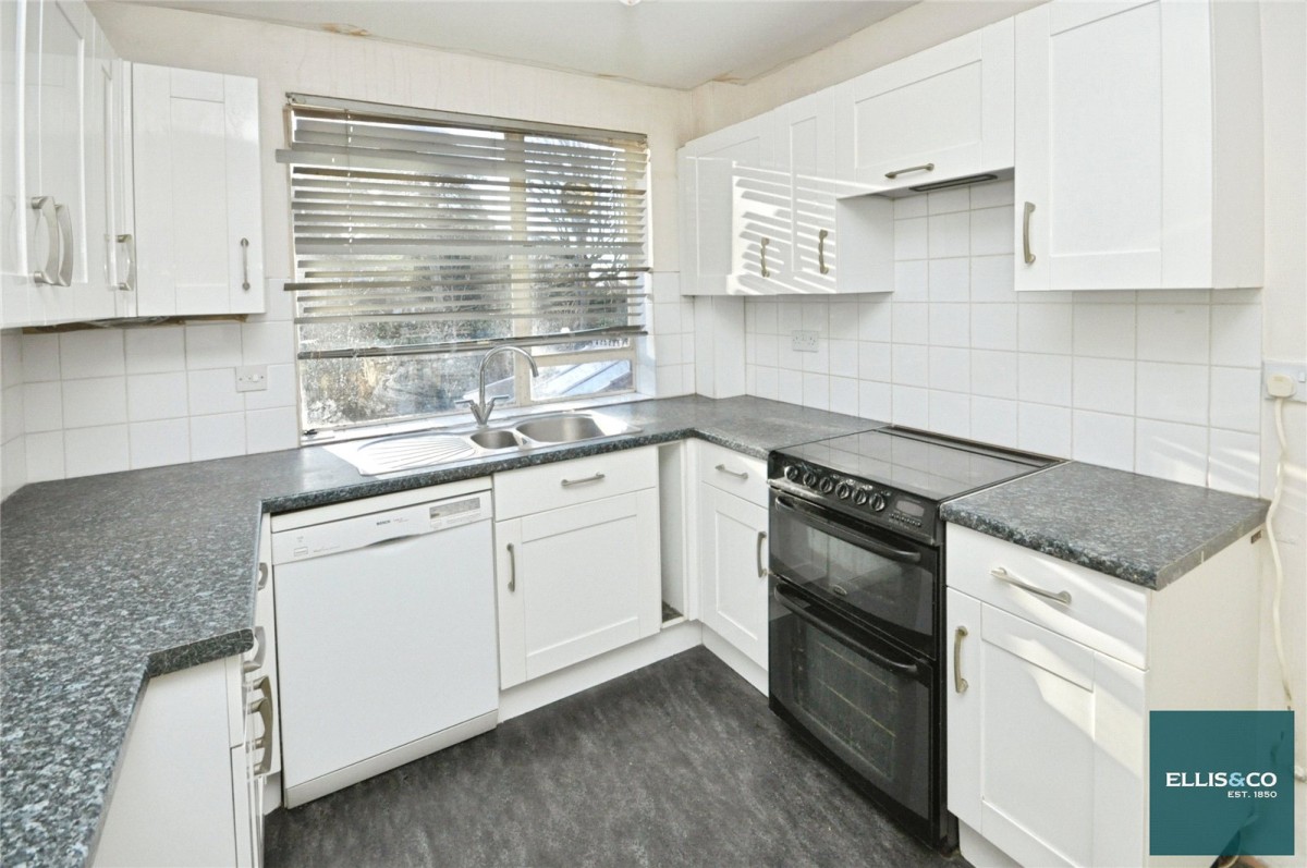 Wickliffe Avenue, Finchley