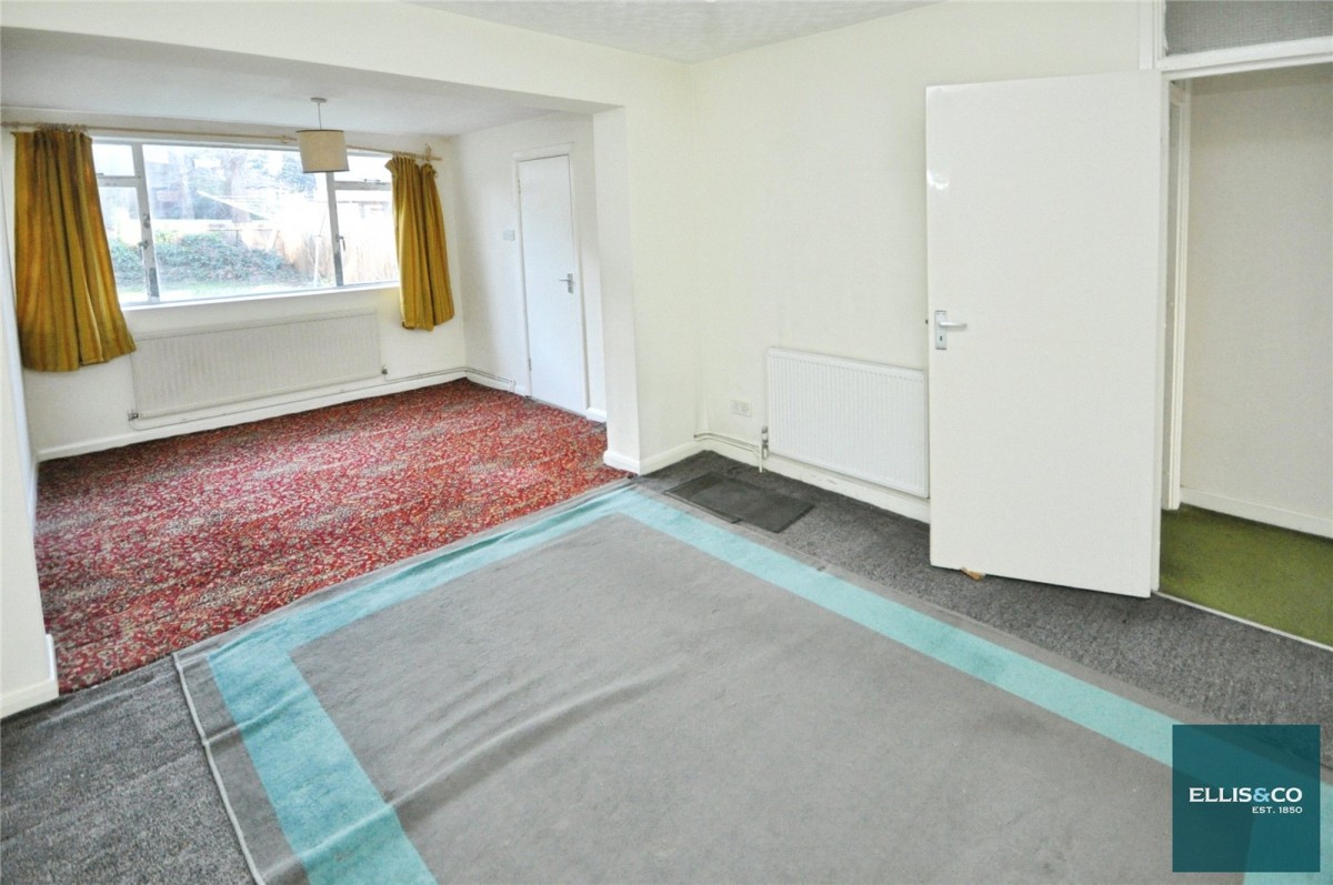 Wickliffe Avenue, Finchley