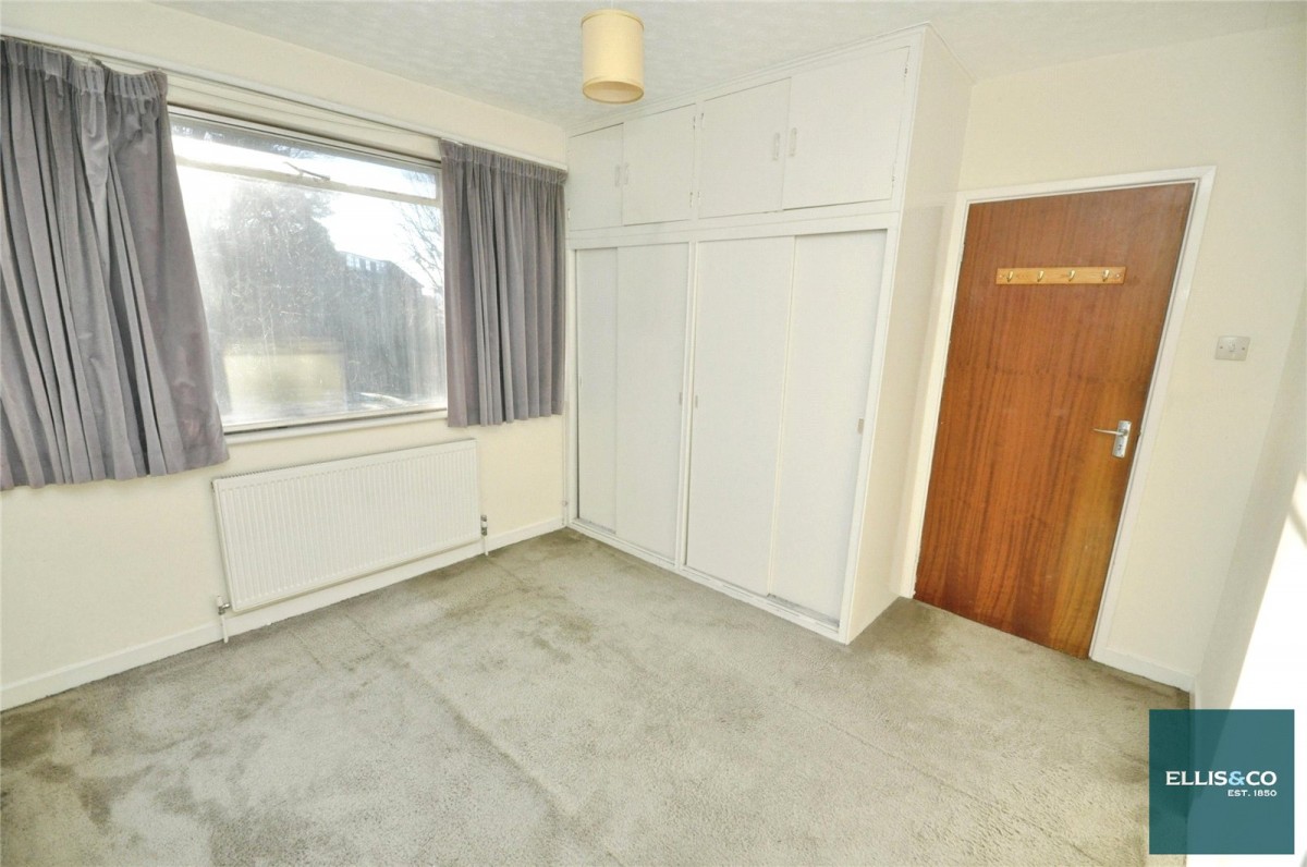 Wickliffe Avenue, Finchley