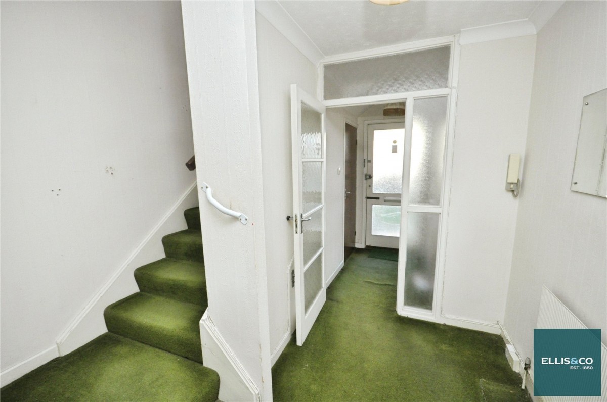 Wickliffe Avenue, Finchley