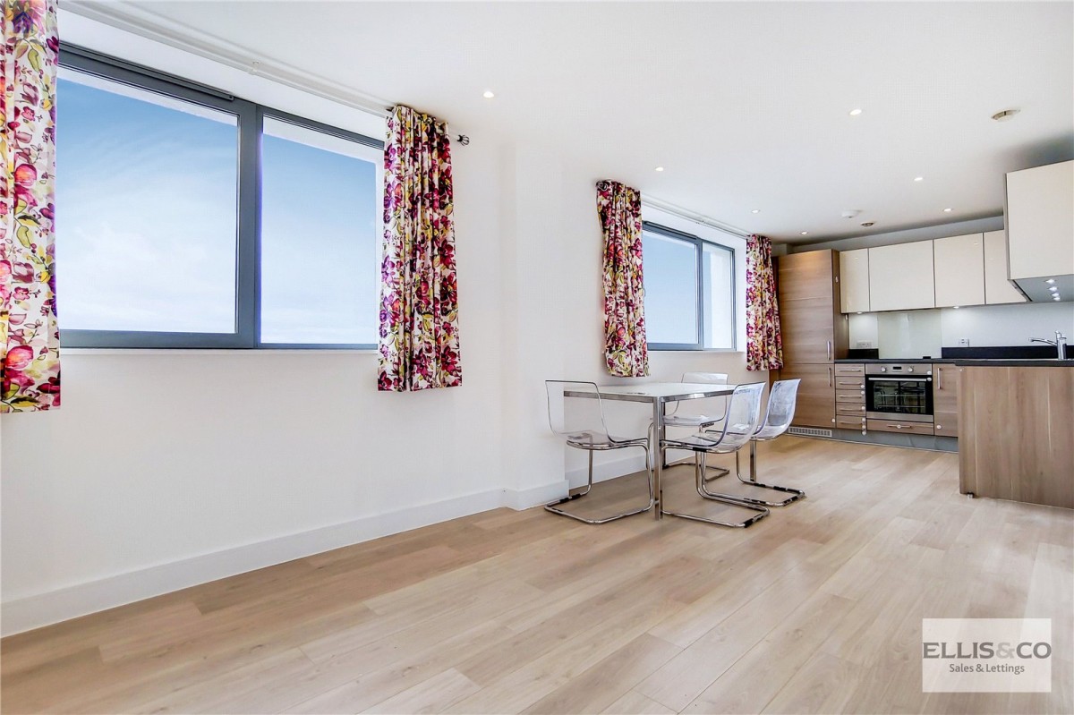 Wembley, Central Square