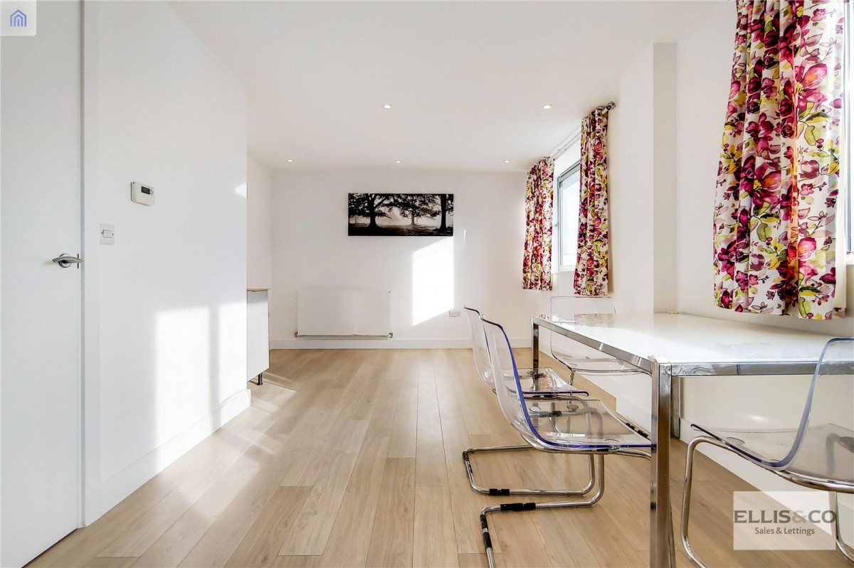 Wembley, Central Square