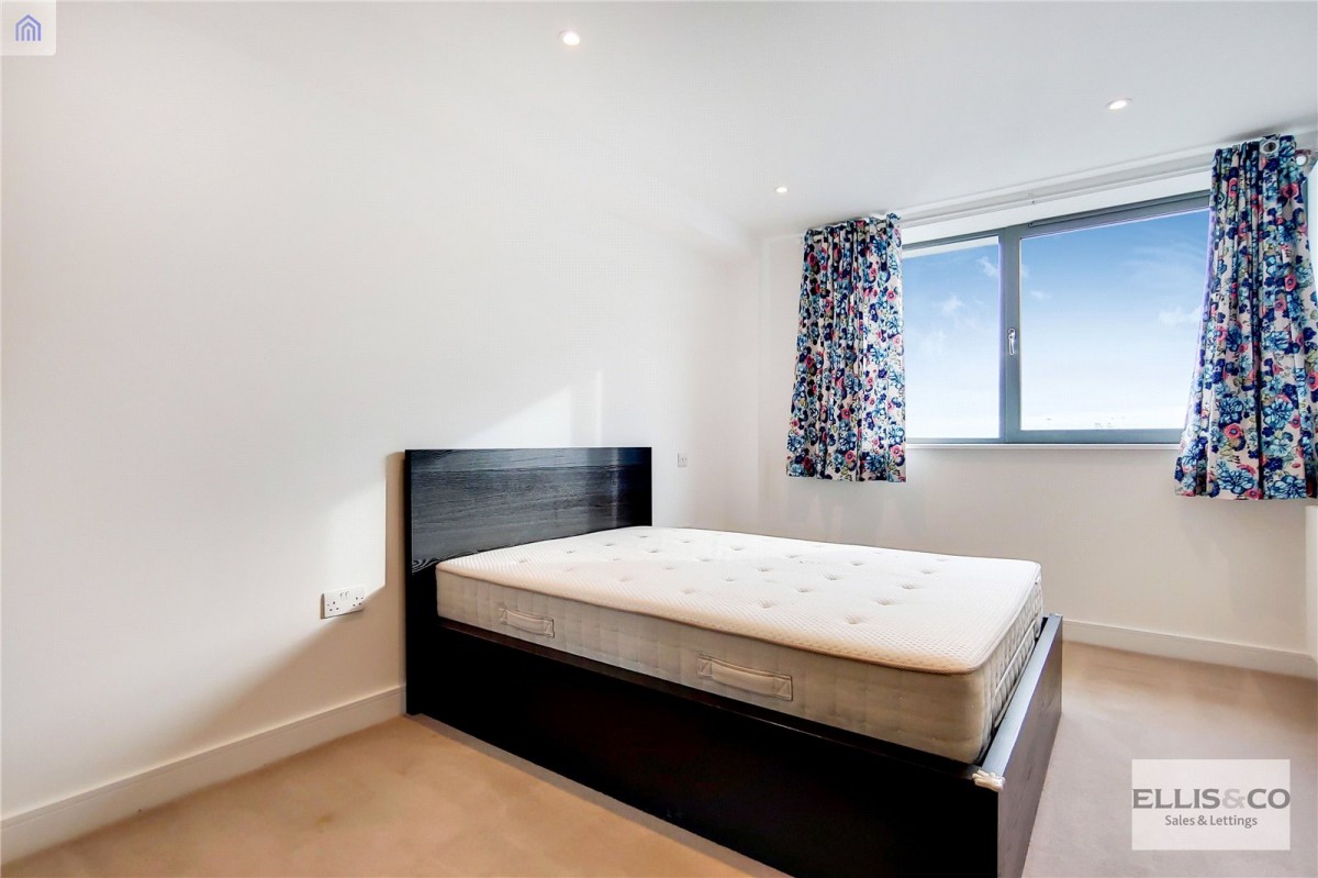 Wembley, Central Square