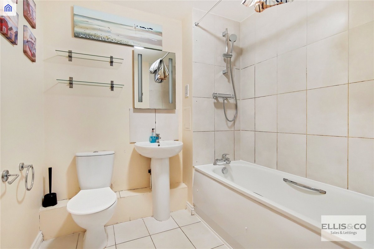 Varcoe Gardens, 1 Varcoe Gardens, Hayes