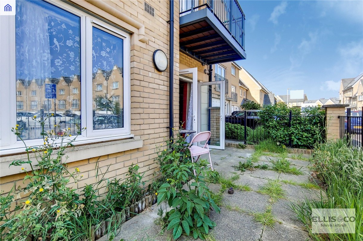 Varcoe Gardens, 1 Varcoe Gardens, Hayes