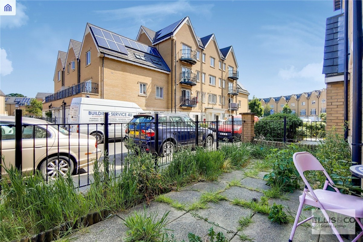 Varcoe Gardens, 1 Varcoe Gardens, Hayes