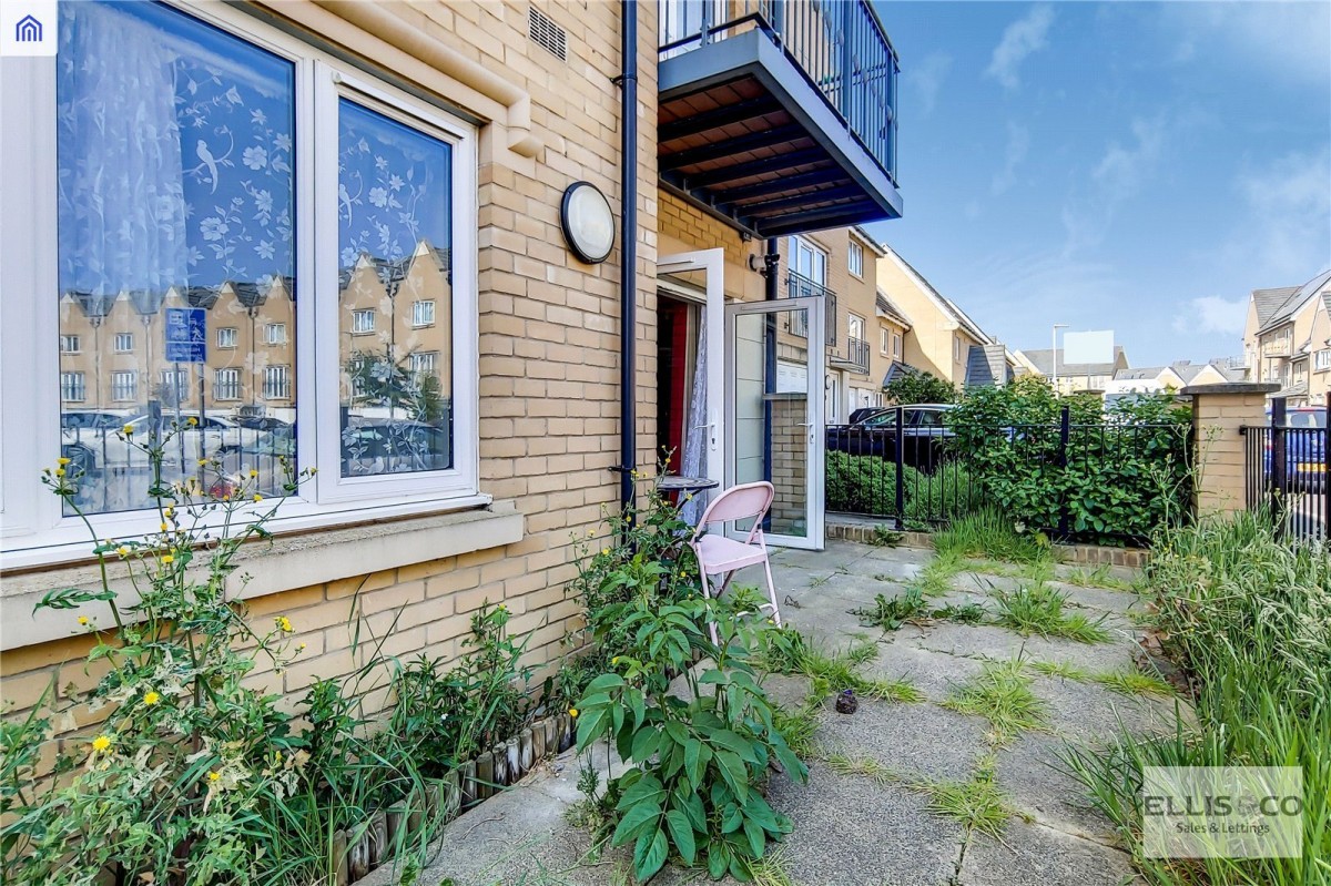 Varcoe Gardens, 1 Varcoe Gardens, Hayes