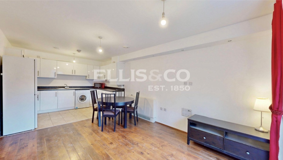 Varcoe Gardens, 1 Varcoe Gardens, Hayes