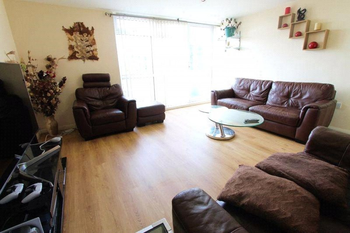 Canberra Drive, Northolt