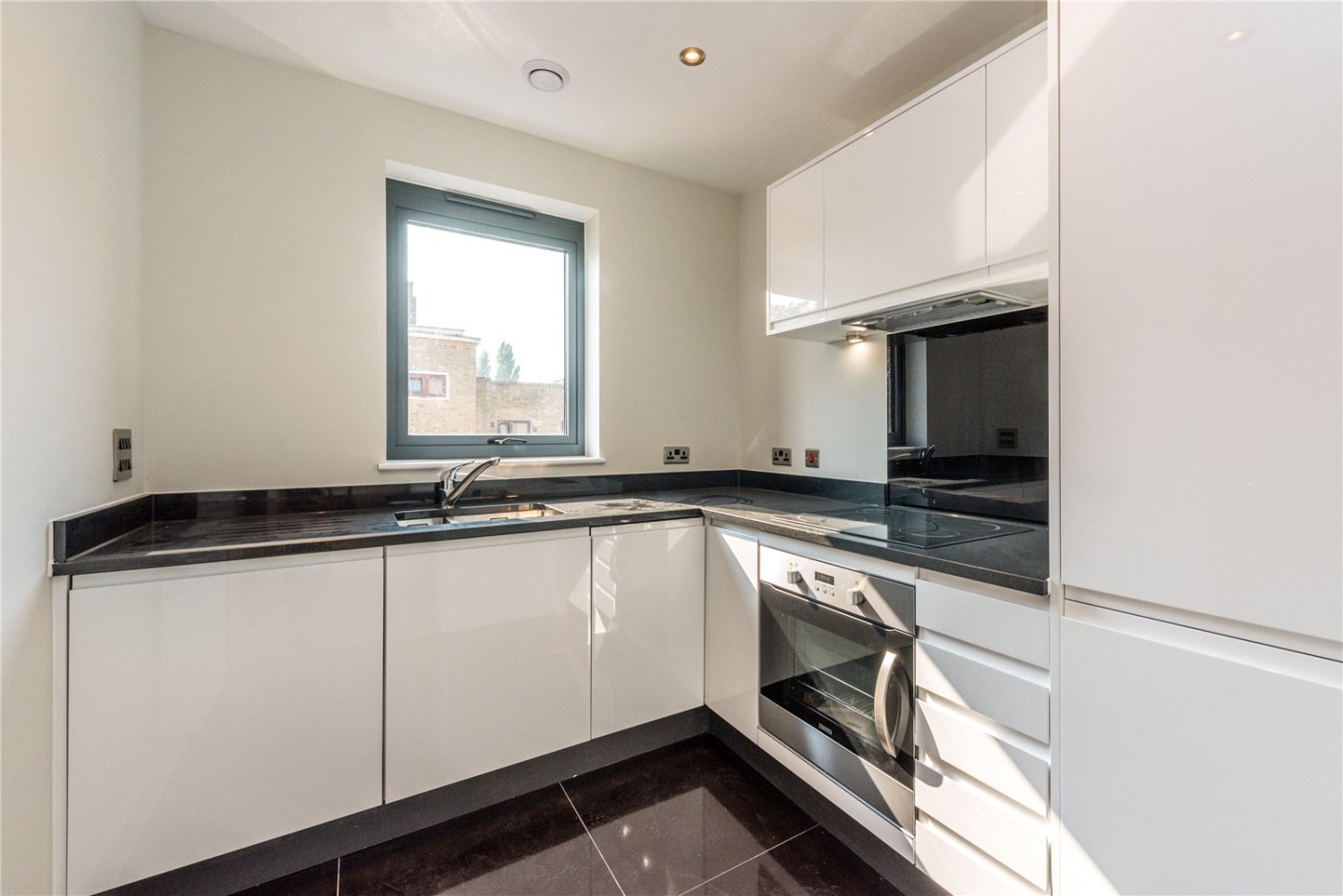 Green Lanes Walk, 2 Green Lanes Walk, Manor House, London