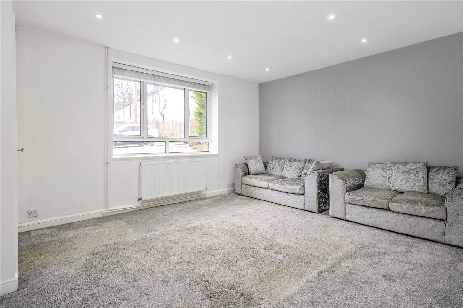 Grantham Green, Borehamwood