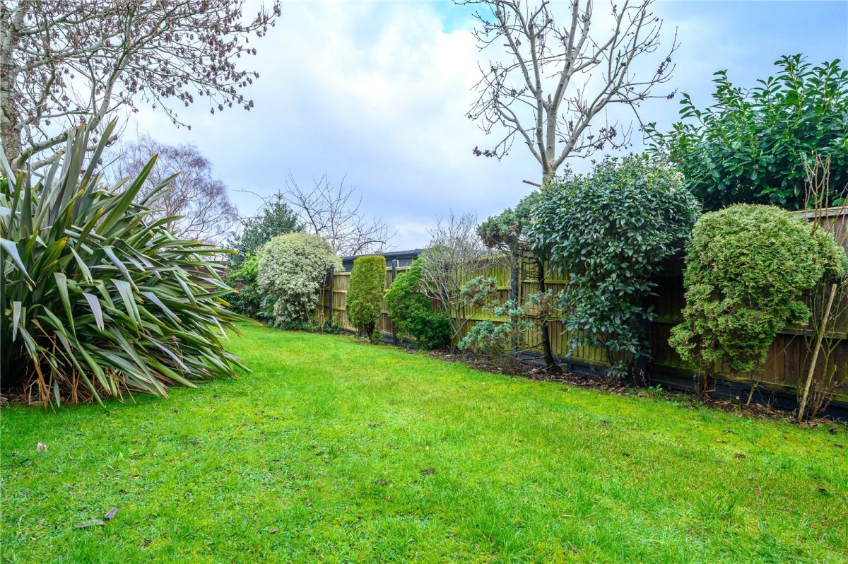 Grantham Green, Borehamwood