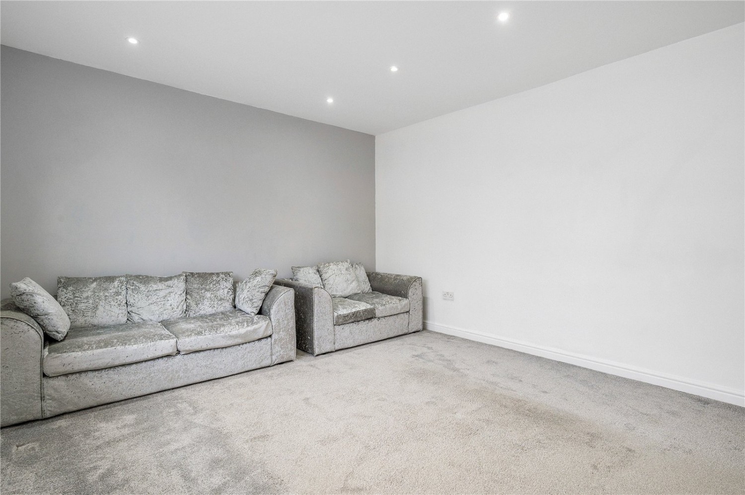 Grantham Green, Borehamwood