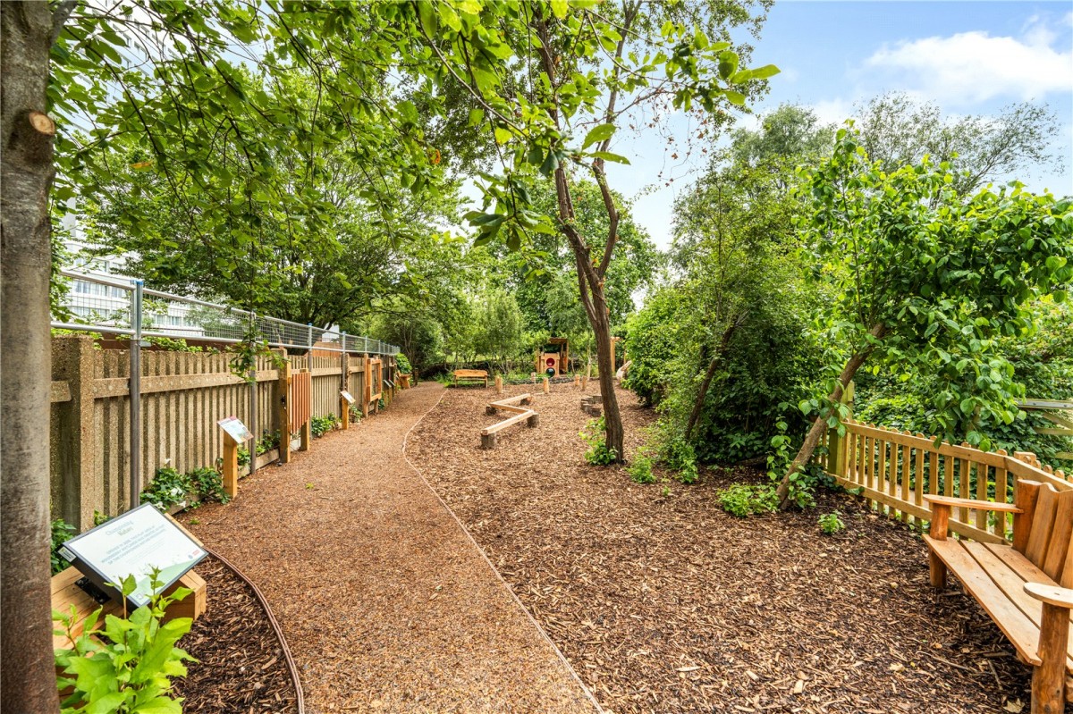 Newnton Close, 48 Newnton Close, Woodberry Down, London