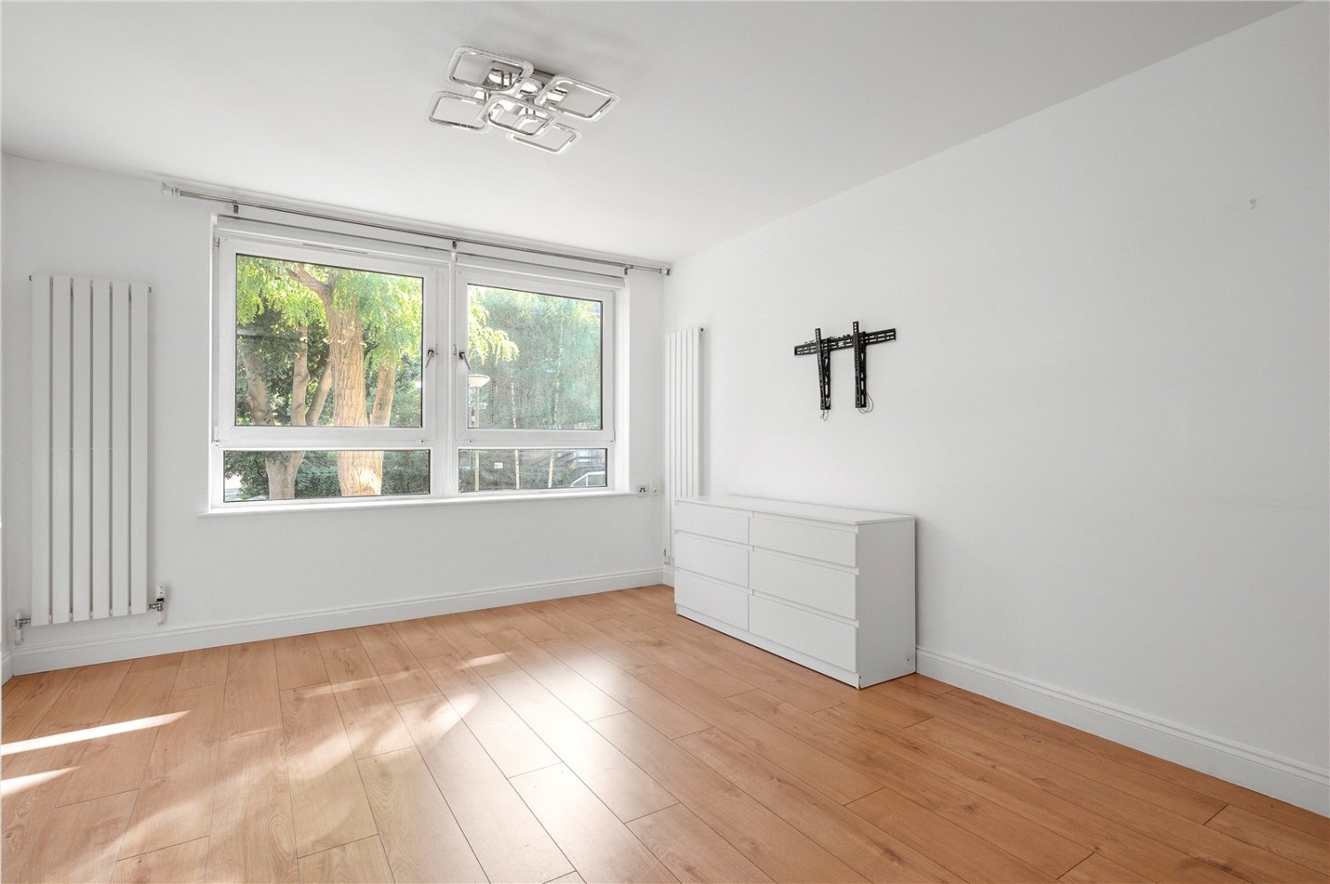 Hillmarton Road, Holloway, LONDON