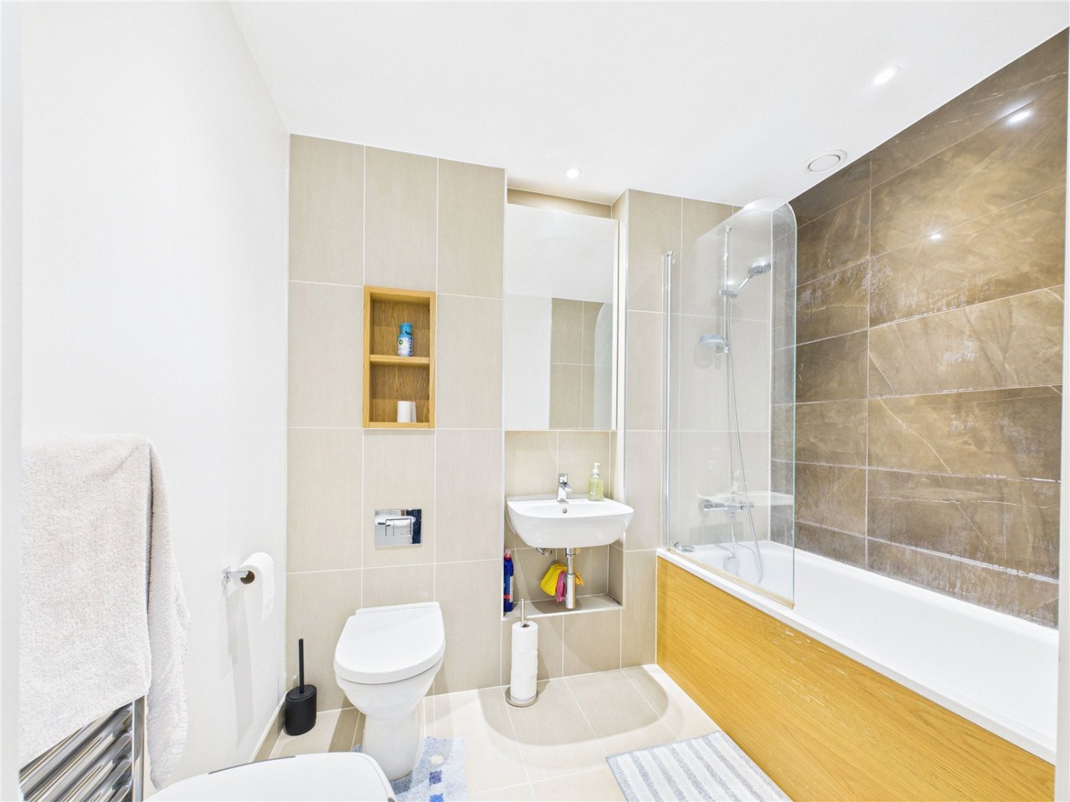 Hitchin Lane, Stanmore Place, Stanmore