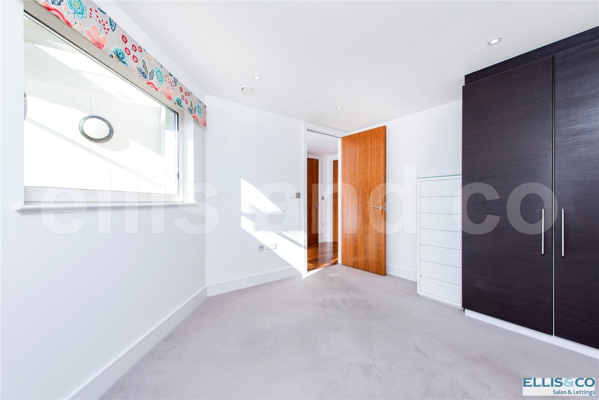 Flower Lane, 1 Flower Lane, Mill Hill, London