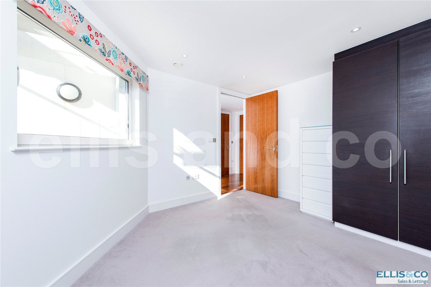 Flower Lane, 1 Flower Lane, Mill Hill, London
