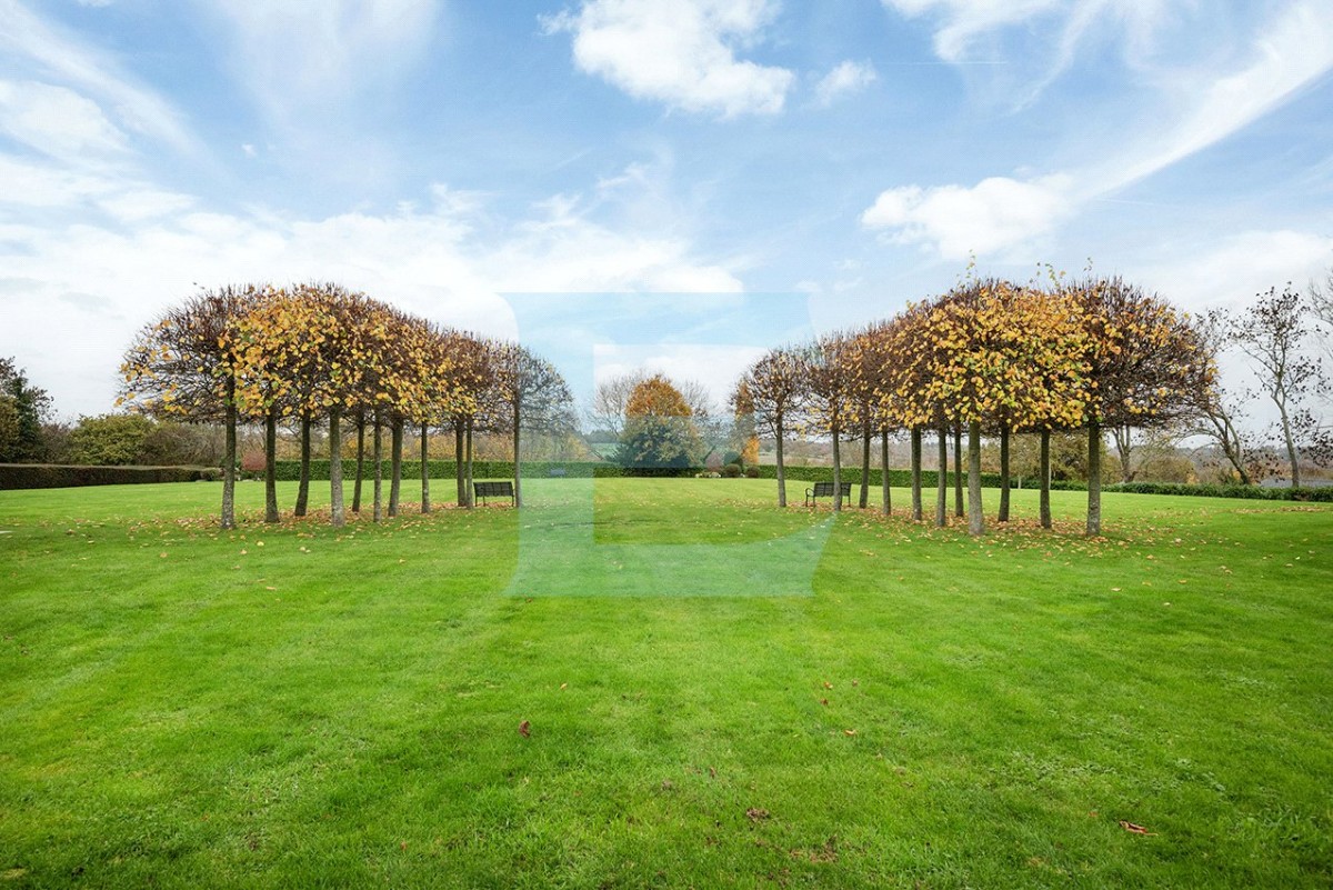 St. Vincents Lane, Mill Hill, London