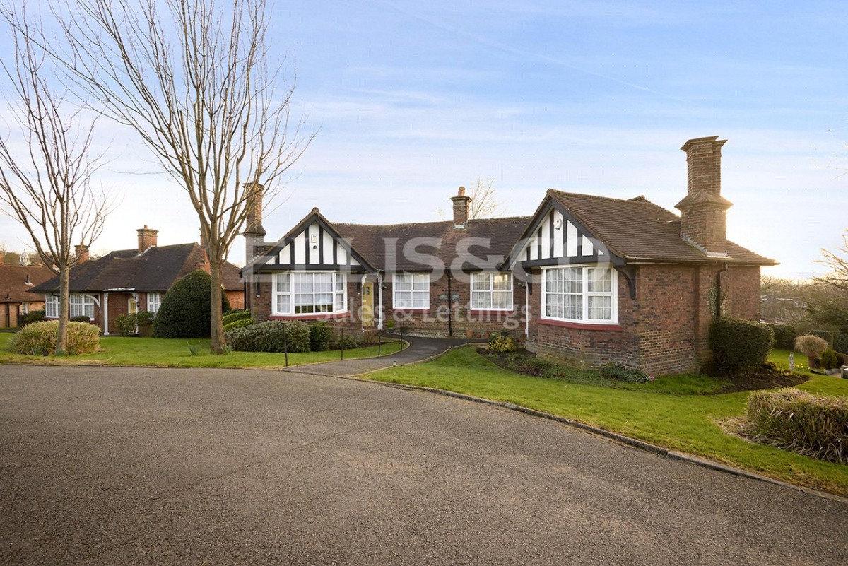 Hammers Lane, Mill Hill, London