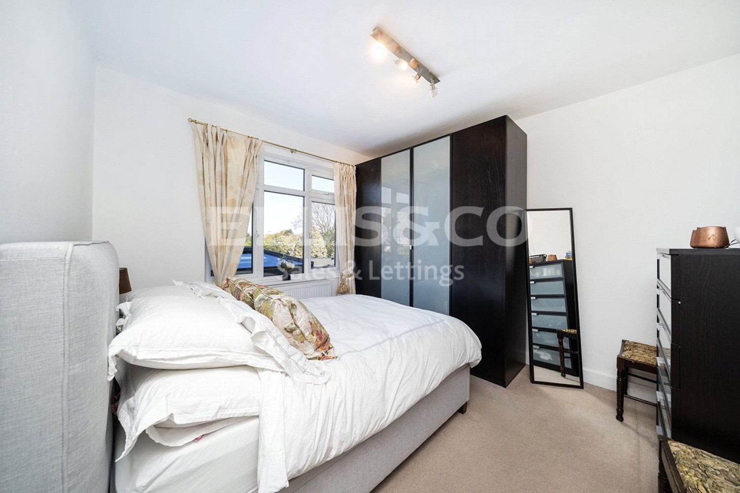 Mill Hill, London