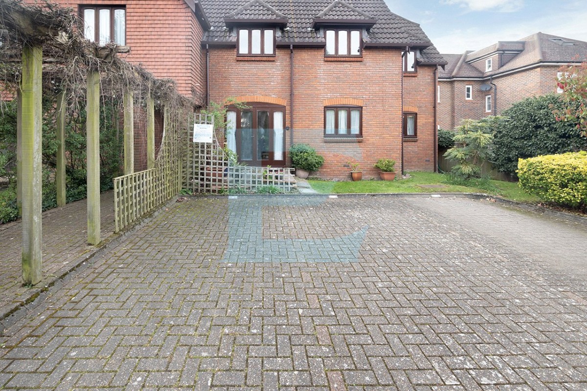 Beech Walk, 8 Beech Walk, Mill Hill, London