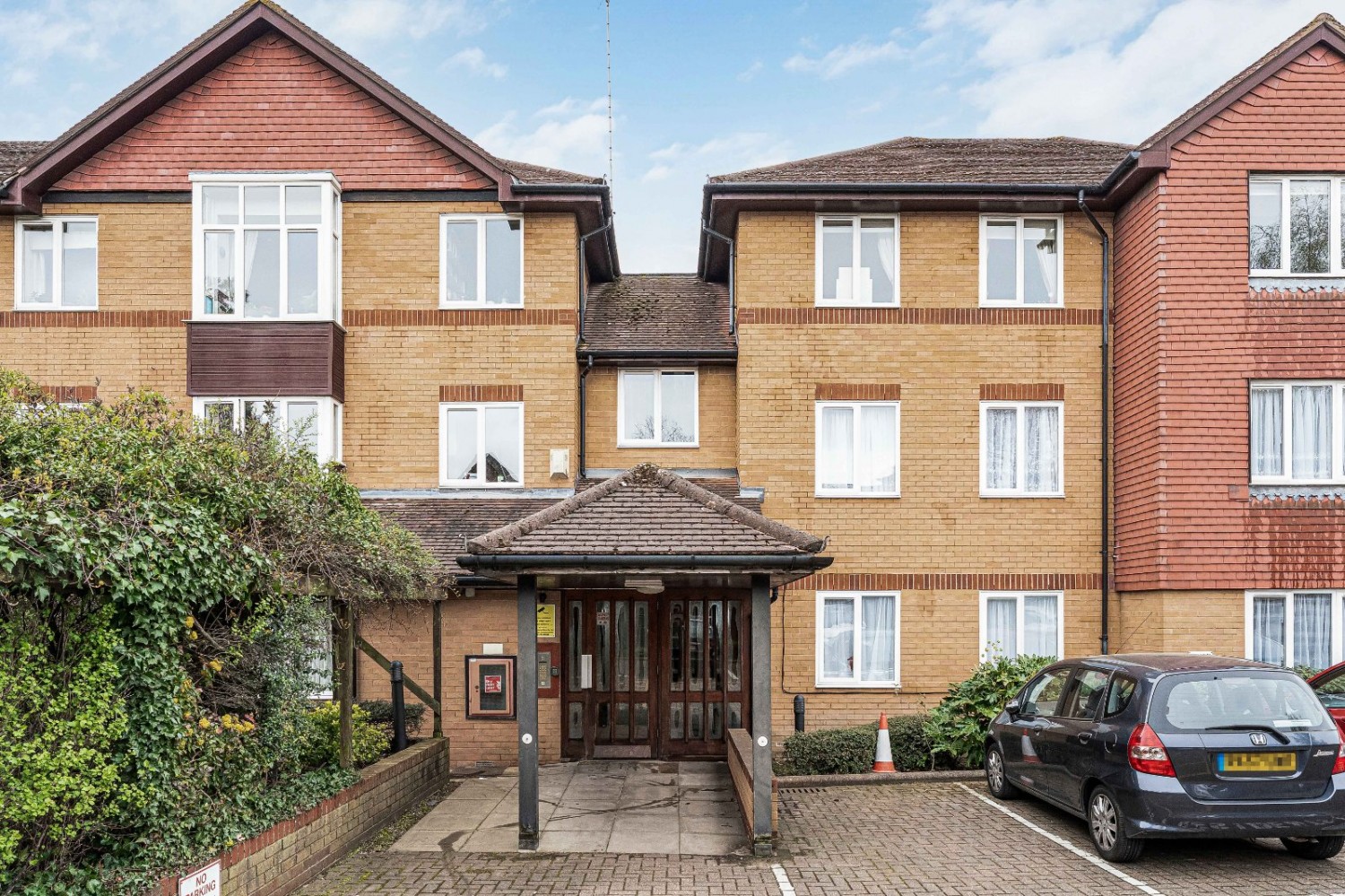 Du Cros Drive, Stanmore