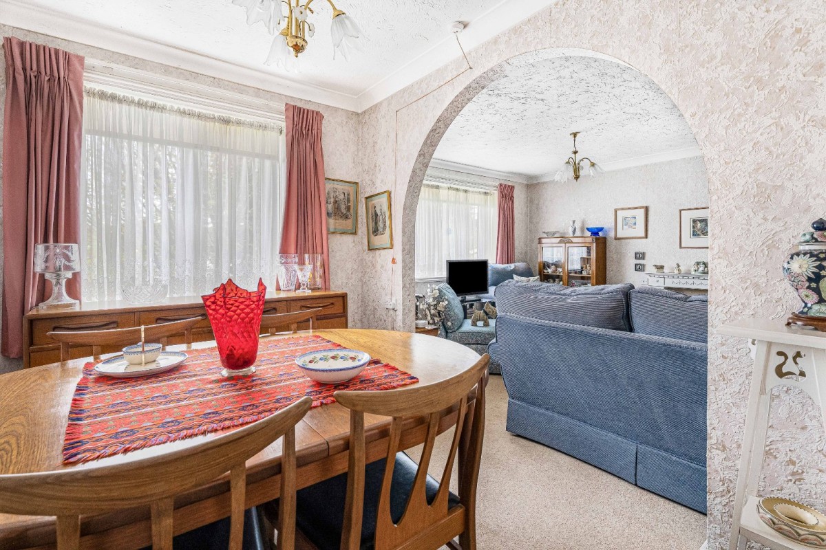Du Cros Drive, Stanmore