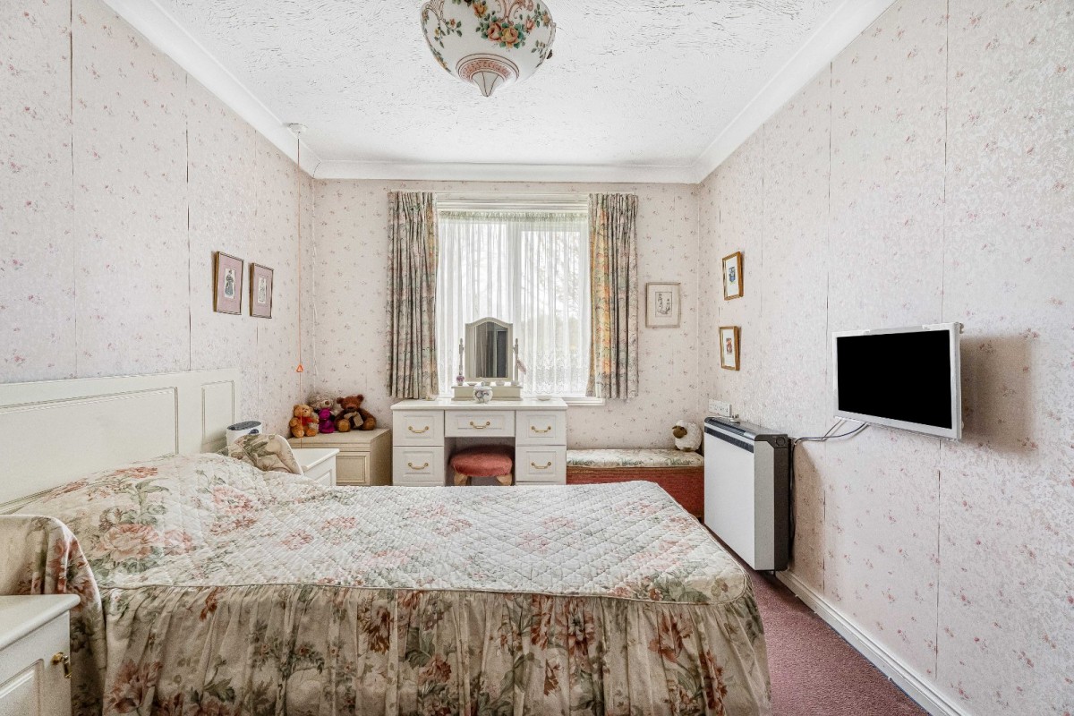 Du Cros Drive, Stanmore