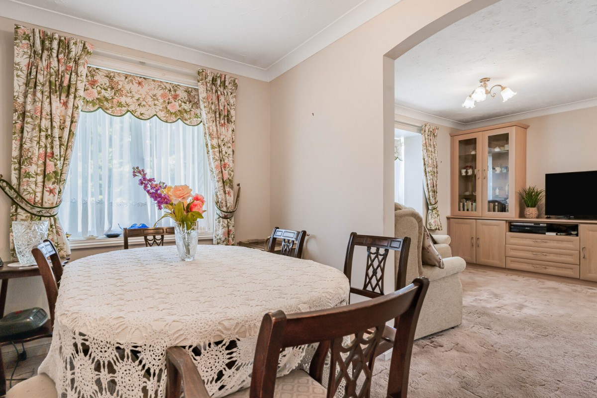 Du Cros Drive, Stanmore