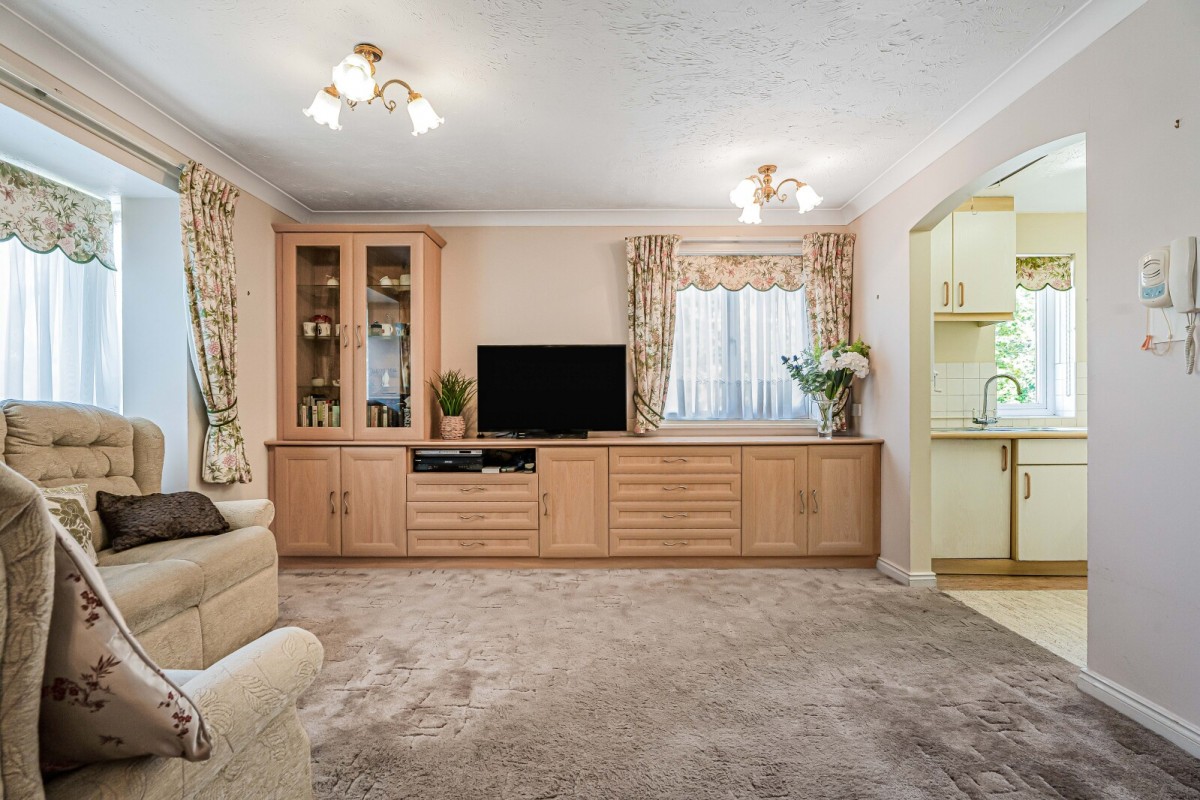 Du Cros Drive, Stanmore