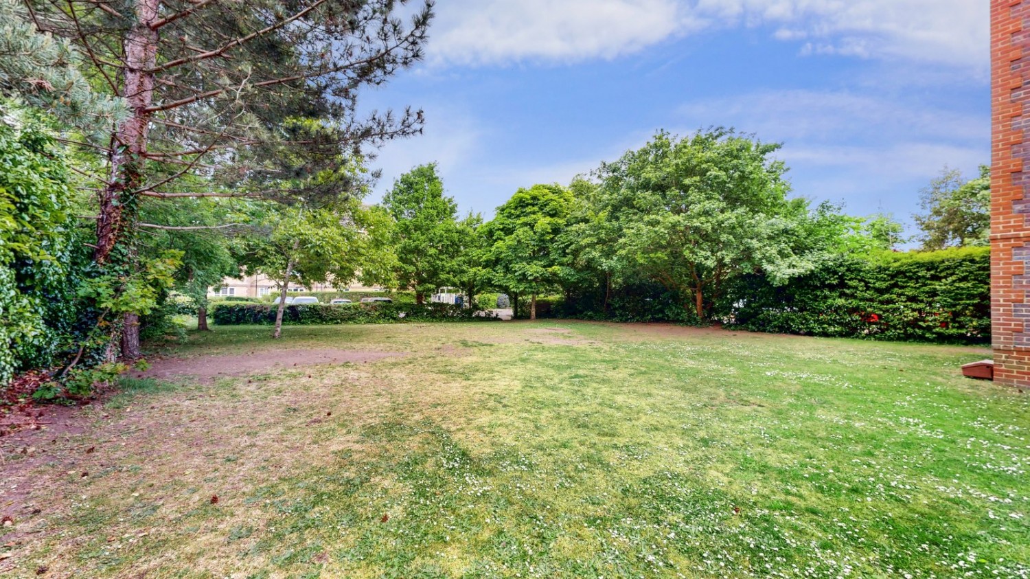 Catherine Place, Harrow