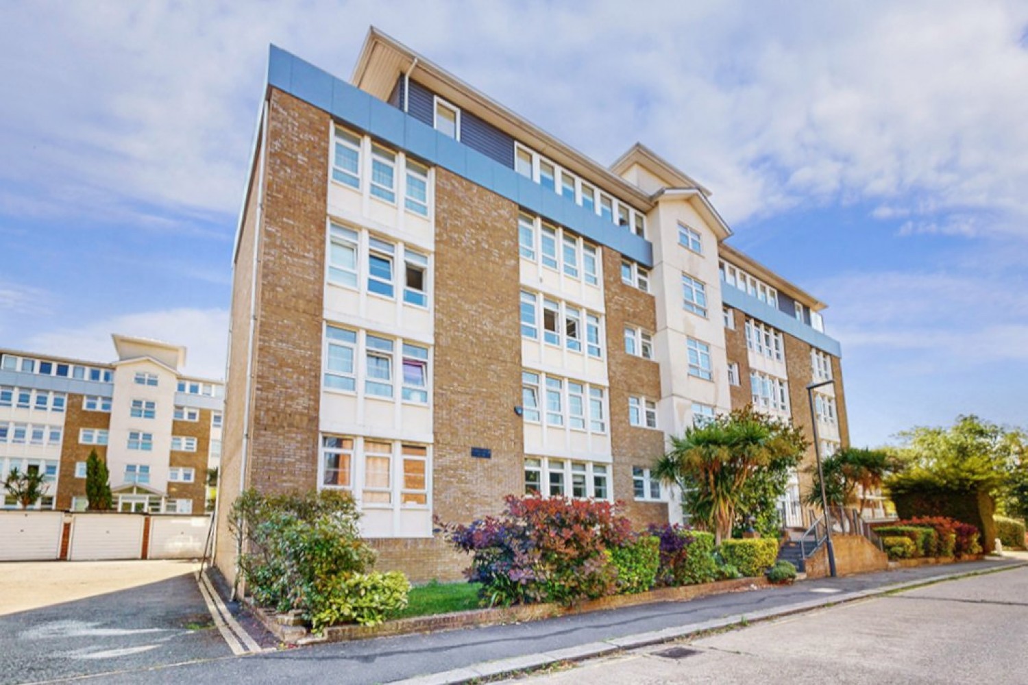 Valencia Road, Stanmore