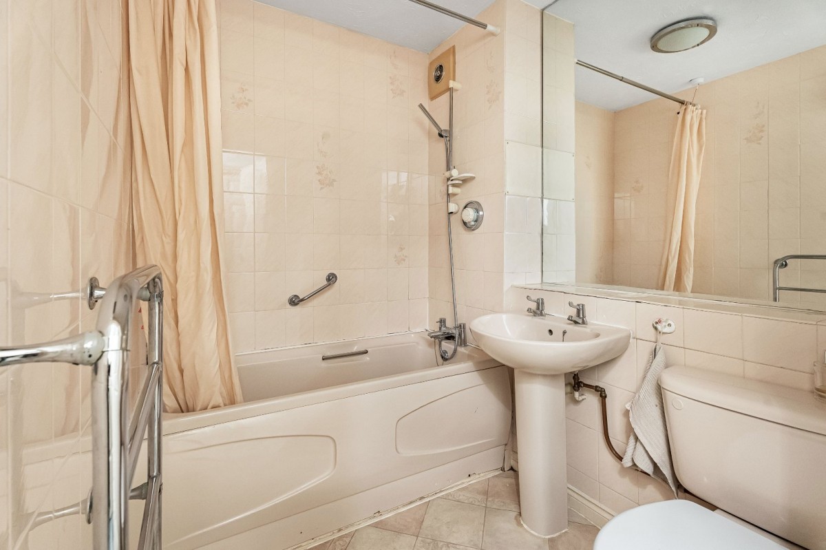 Du Cros Drive, Stanmore