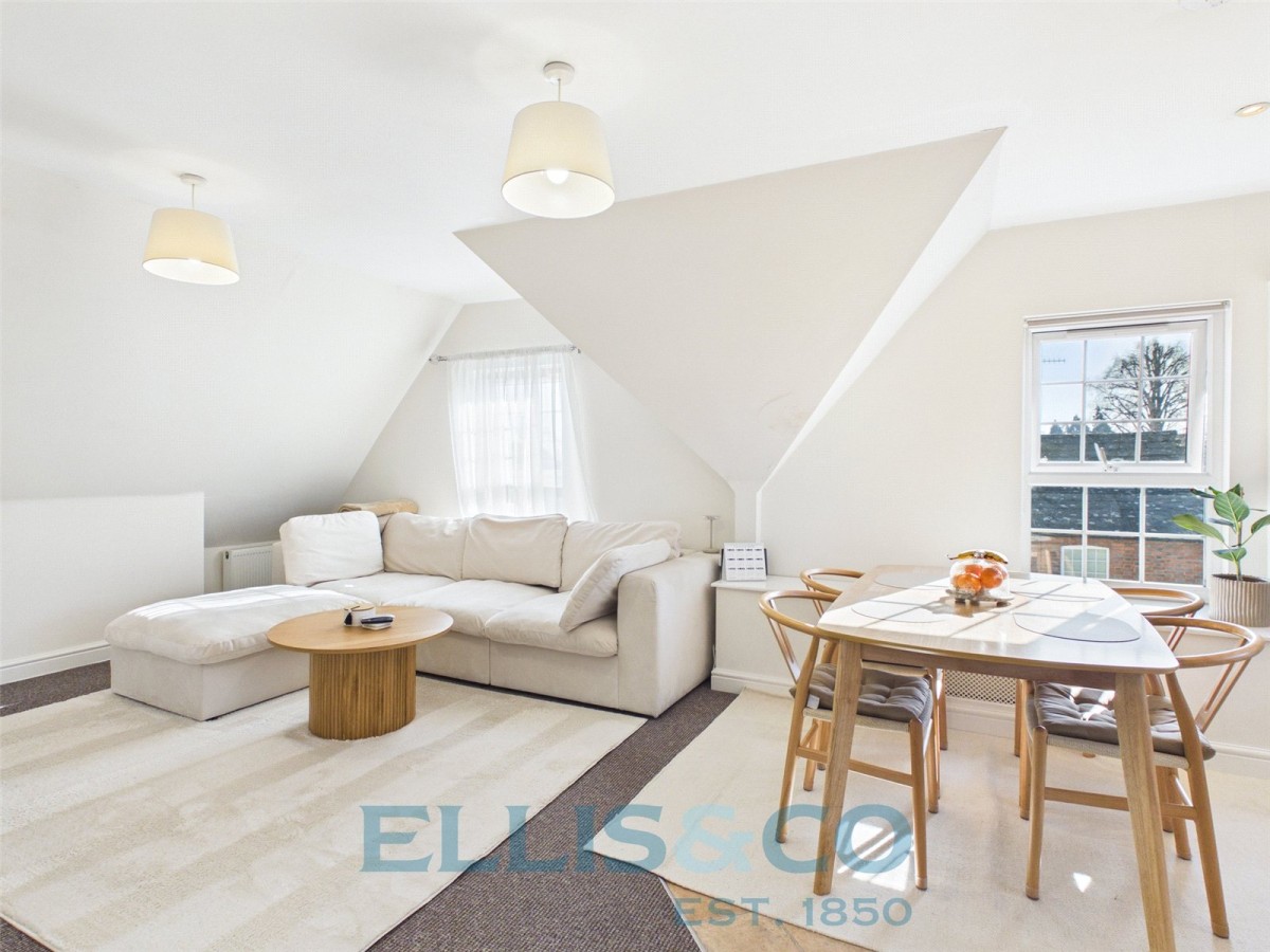 Maidstone Road, Hadlow, Tonbridge