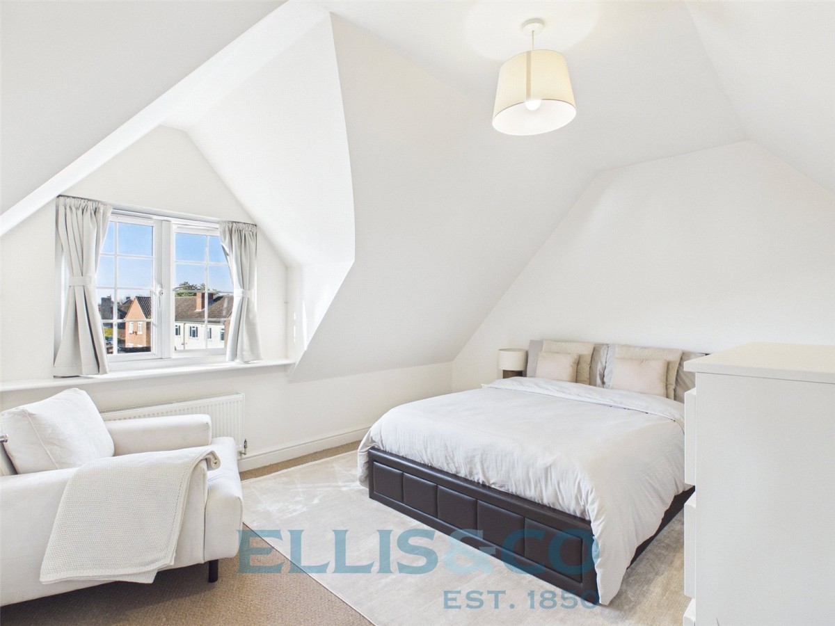 Maidstone Road, Hadlow, Tonbridge