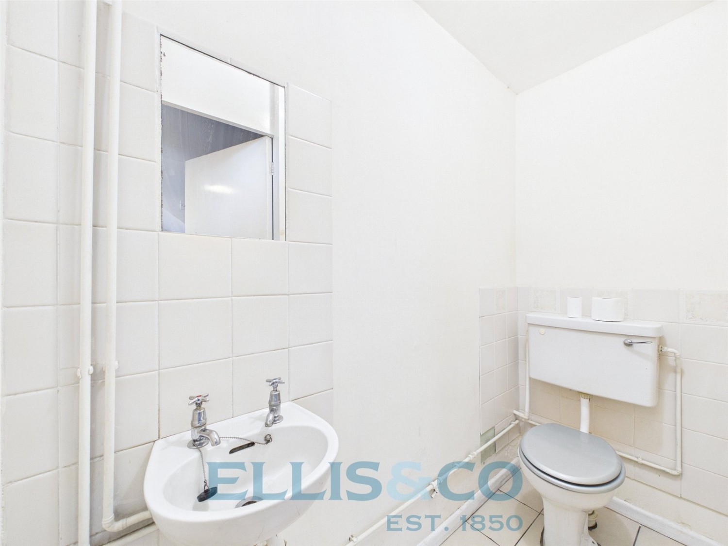 Hadlow, Tonbridge, Kent