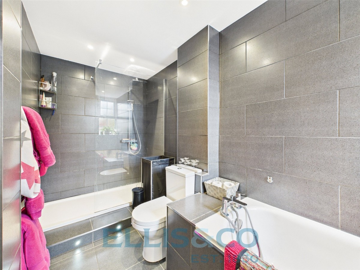 Hadlow, Tonbridge, Kent