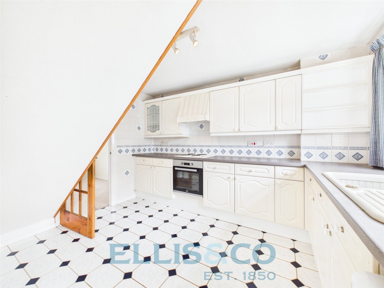 Hadlow, Tonbridge, Kent